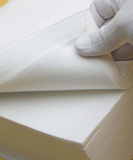 DR670070836 Cleanroom Wipe Application