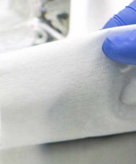 Durx670 9x9 Cleanroom Wipe Application