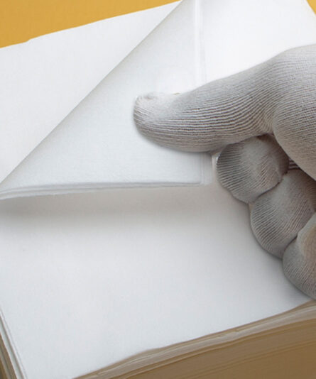 Durx® 770 4x4 Cleanroom Wipes Application