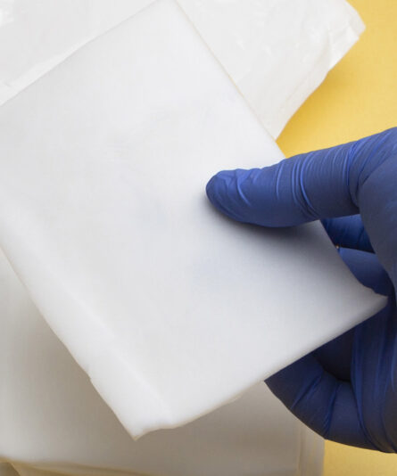 PS06098 Foam wipe application