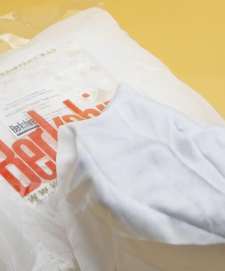 ValuSeal IonX 7x8 Cleanroom Wipes Application